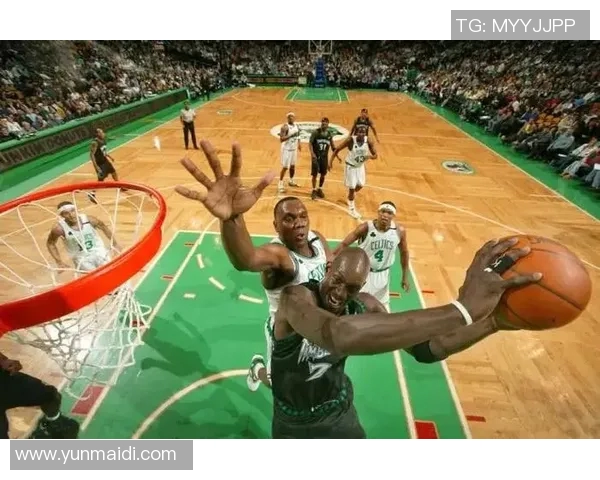 奥尼尔与科尔曼的巅峰对决谁能赢得篮球传奇之战