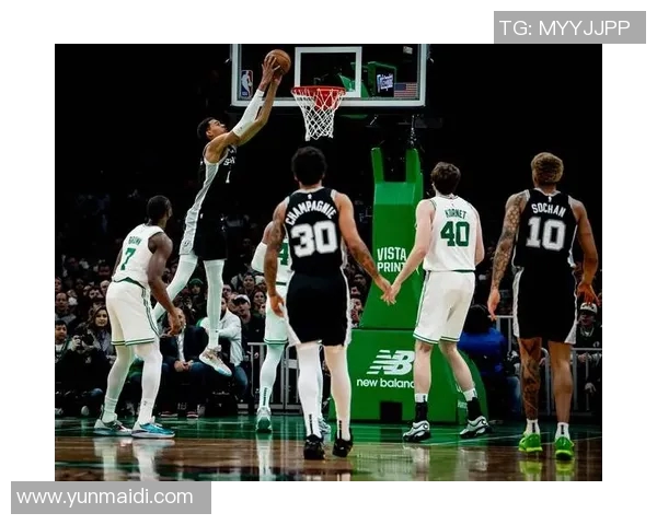 文班亚马新秀赛季表现抢眼场均20分10篮板3盖帽引领联盟新星