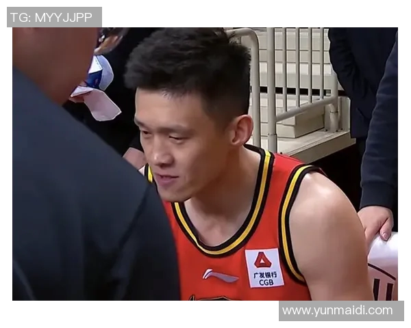 周鹏：从篮球场上的传奇到生活中的奋斗者，见证青春与梦想的交汇点